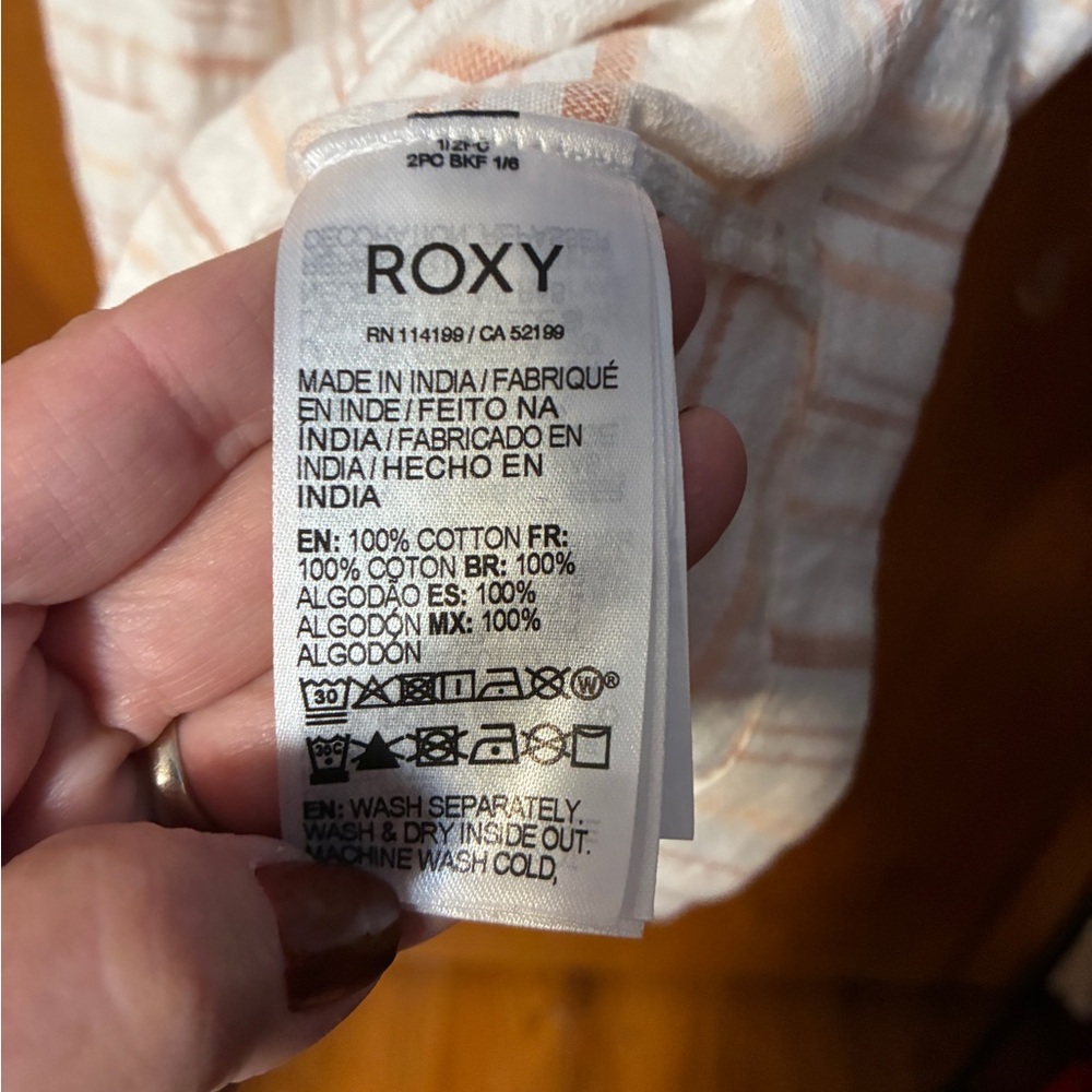 Roxy Peach and White Striped Fabric - Picture 8 of 9